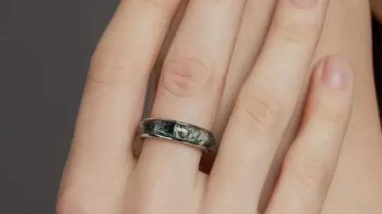 Moss Agate Rings: A Gemstone with a Touch of Whimsy and Wonder